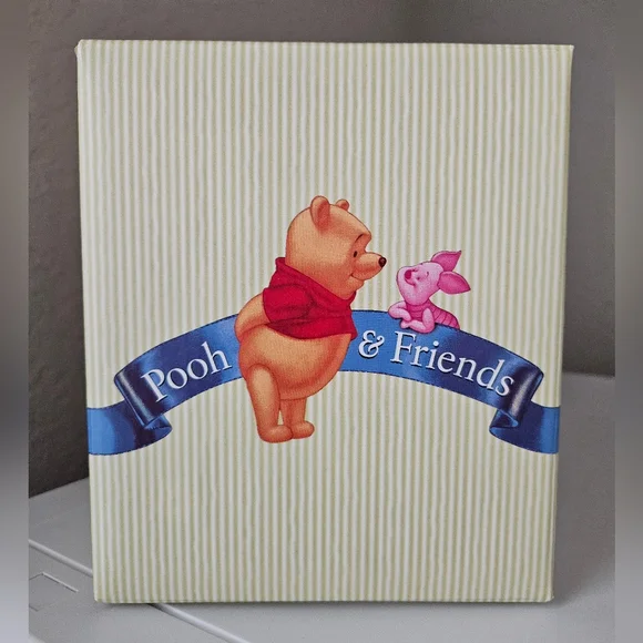 Winnie The Pooh Porcelain Figurine - Picture 8 of 8